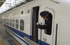 自動車 / 船舶・鉄道・航空